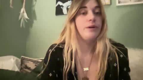 Snapshot of gemmyrosee chatting on March 9, 7:23 am gemmyrosee online show from March 9, 7:23 am