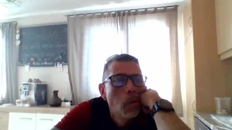 Snapshot of gen3841 chatting on April 21, 7:03 am Gen online show from April 21, 7:03 am