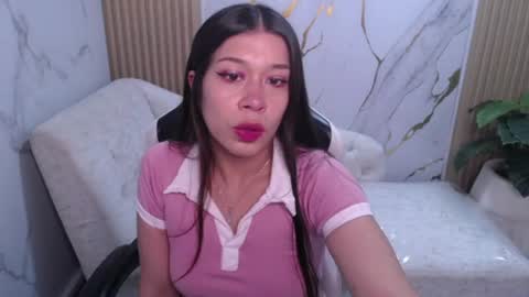 Snapshot of genesis_b_ chatting on June 20, 12:41 pm genesis_b_ online show from June 20, 12:41 pm