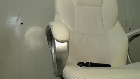 Snapshot of genesis_moretz chatting on February 21, 6:51 am GENESIS online show from February 21, 6:51 am