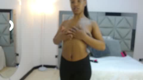 Snapshot of genesis_moretz chatting on February 26, 3:16 am GENESIS online show from February 26, 3:16 am