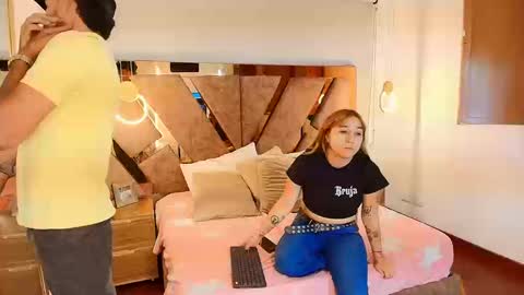 Snapshot of genessis__david_ chatting on September 29, 11:42 pm Genessis and David online show from September 29, 11:42 pm