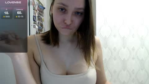 genev__ievee online show from April 27, 5:44 pm