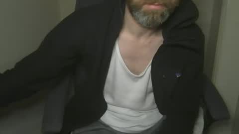 Snapshot of geon2xx chatting on December 11, 10:16 pm Geon online show from December 11, 10:16 pm