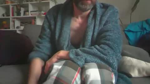 Snapshot of geon2xx chatting on September 20, 6:25 am Geon online show from September 20, 6:25 am