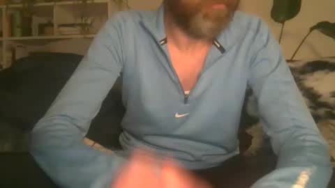 Snapshot of geon2xx chatting on October 18, 3:42 am Geon online show from October 18, 3:42 am