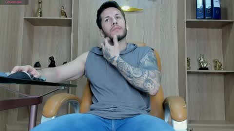 Snapshot of george_diesell_ chatting on May 28, 4:32 am George online show from May 28, 4:32 am