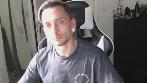 georgek0011 online show from May 15, 6:04 pm