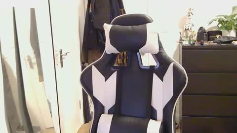 georgek0011 online show from May 17, 10:06 pm