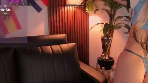 Snapshot of georgina_caruso chatting on July 4, 11:22 pm Georgina Caruso online show from July 4, 11:22 pm