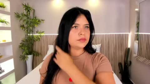 GeorginaReyes  online show from April 20, 10:44 pm