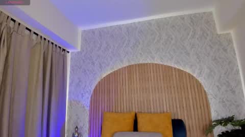 Kendal  online show from March 8, 4:00 pm