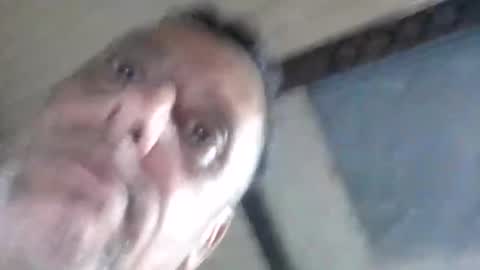 Snapshot of geovannyfuentes235 chatting on October 31, 11:11 am geovannyfuentes235 online show from October 31, 11:11 am