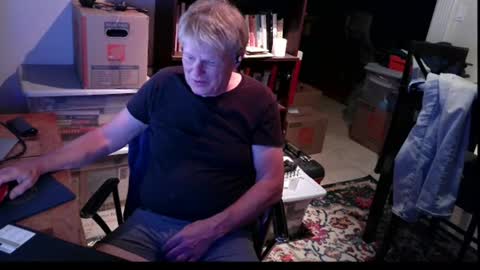 Snapshot of gethyn chatting on August 3, 4:11 am Gethyn online show from August 3, 4:11 am