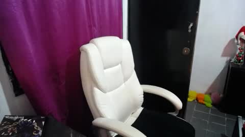 Snapshot of ggemas chatting on December 16, 2:22 pm ggemas online show from December 16, 2:22 pm