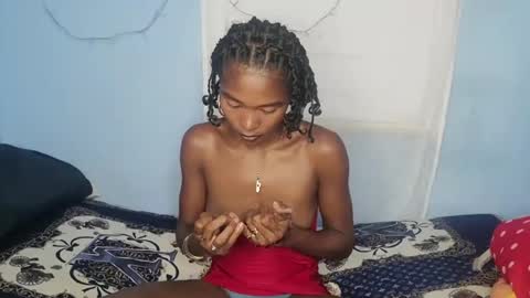 gggloria online show from February 6, 7:50 pm