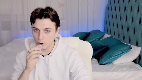 Alex online show from October 12, 8:46 am