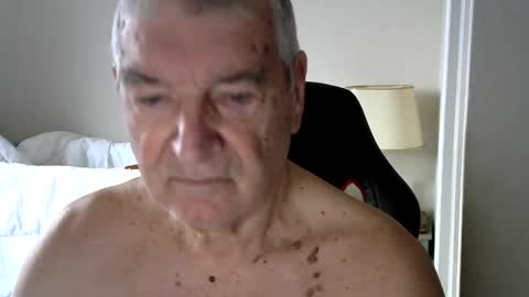 Snapshot of gh1952ma chatting on January 4, 2:14 pm Gisse online show from January 4, 2:14 pm