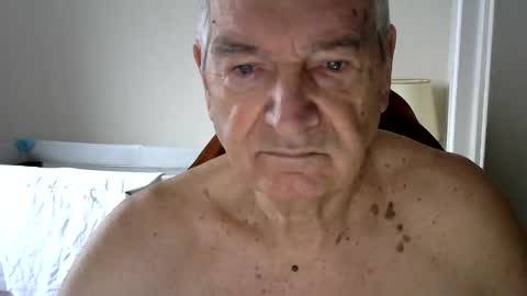 Snapshot of gh1952ma chatting on January 8, 1:20 pm Gisse online show from January 8, 1:20 pm