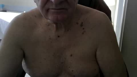 Snapshot of gh1952ma chatting on January 13, 12:35 pm Gisse online show from January 13, 12:35 pm