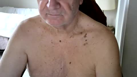 Snapshot of gh1952ma chatting on February 5, 11:34 am Gisse online show from February 5, 11:34 am