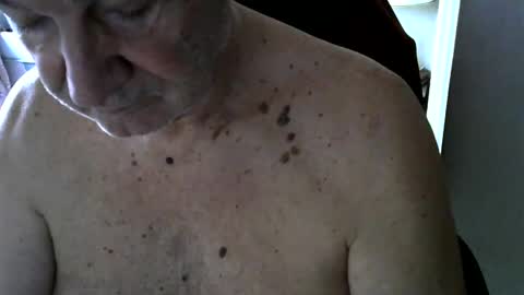 Snapshot of gh1952ma chatting on February 12, 10:24 am Gisse online show from February 12, 10:24 am