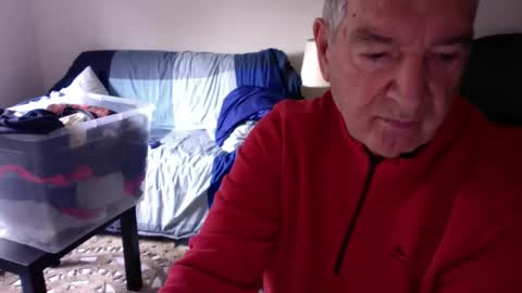 Snapshot of gh1952ma chatting on October 2, 10:33 am Gisse online show from October 2, 10:33 am