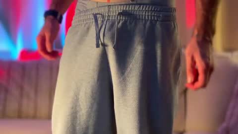 Snapshot of ghostdaddy9 chatting on October 6, 12:52 am big boy ghost face online show from October 6, 12:52 am