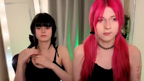 Snapshot of ghostrebell chatting on May 29, 1:31 pm Alice and Michelle online show from May 29, 1:31 pm