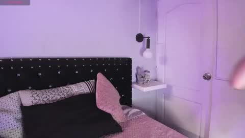 Allison  online show from February 11, 8:03 pm