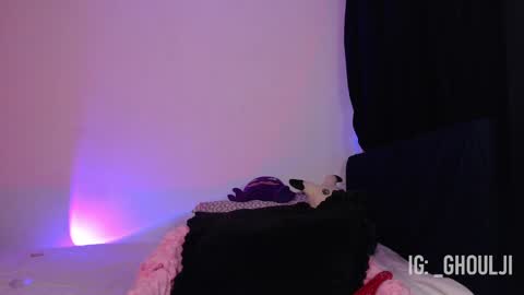 Snapshot of ghoulji chatting on January 21, 4:32 am Annie   Im going to be offline from 29nov to 3dec online show from January 21, 4:32 am