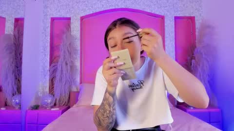 Gia online show from November 11, 1:22 pm