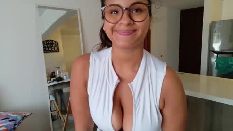Snapshot of giablue20 chatting on April 15, 8:31 pm Gianella online show from April 15, 8:31 pm