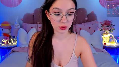 Gia online show from March 3, 1:39 pm