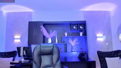 Gia Ferrera online show from January 16, 6:56 pm