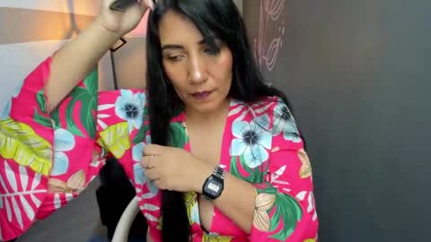 G I A  FOX online show from March 3, 12:58 pm