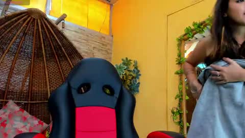 Gia  online show from February 9, 8:24 pm