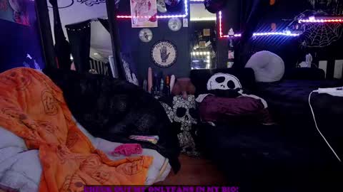 Snapshot of gigglemethis22 chatting on February 18, 9:20 pm Giggles online show from February 18, 9:20 pm