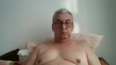 gigi1970 online show from April 16, 4:30 pm