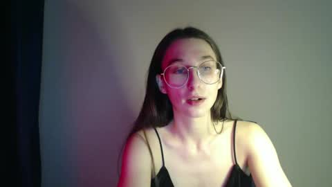 Gigi online show from December 18, 5:00 pm