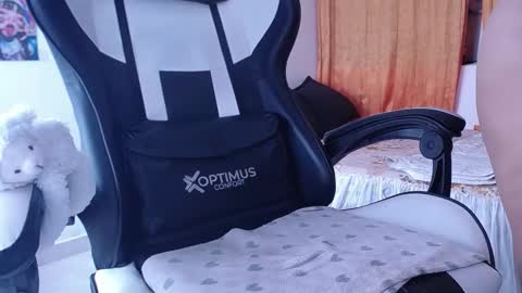 gigi online show from October 3, 4:59 pm