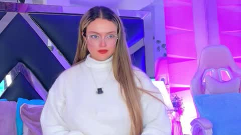 Snapshot of giigii_hadid chatting on February 28, 5:36 pm Giigii online show from February 28, 5:36 pm