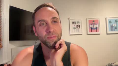 Snapshot of gilber10101 chatting on November 6, 1:39 am gilber10101 online show from November 6, 1:39 am
