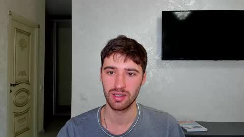 Snapshot of gilbertogonzales chatting on March 11, 5:05 am gilbertogonzales online show from March 11, 5:05 am