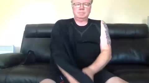 gimmmieoooo online show from March 15, 2:17 am