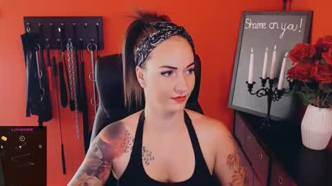 Snapshot of gina_hotlick chatting on September 18, 7:32 am gina_hotlick online show from September 18, 7:32 am