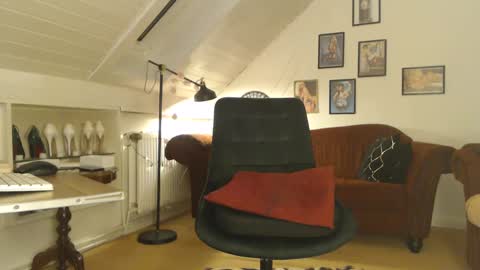 Gina online show from January 25, 6:57 pm