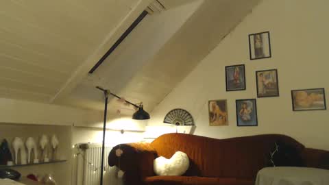 Gina online show from February 9, 5:11 pm