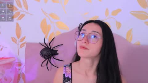 Snapshot of ginevra_esposito chatting on October 16, 1:56 pm Ginn online show from October 16, 1:56 pm