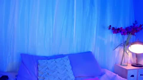 Chloe  online show from August 2, 1:59 am